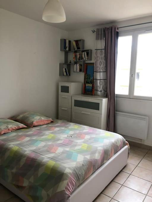 Appartement Balcon, Place De Parking, Centre Ville 瓦朗斯 外观 照片
